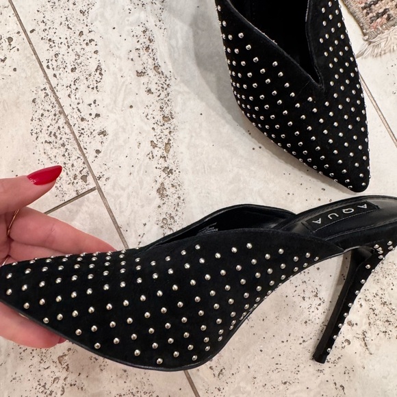 AQUA Flame Studded Black Suede Heel Pumps Shoes - Picture 2 of 6
